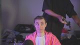 89<3