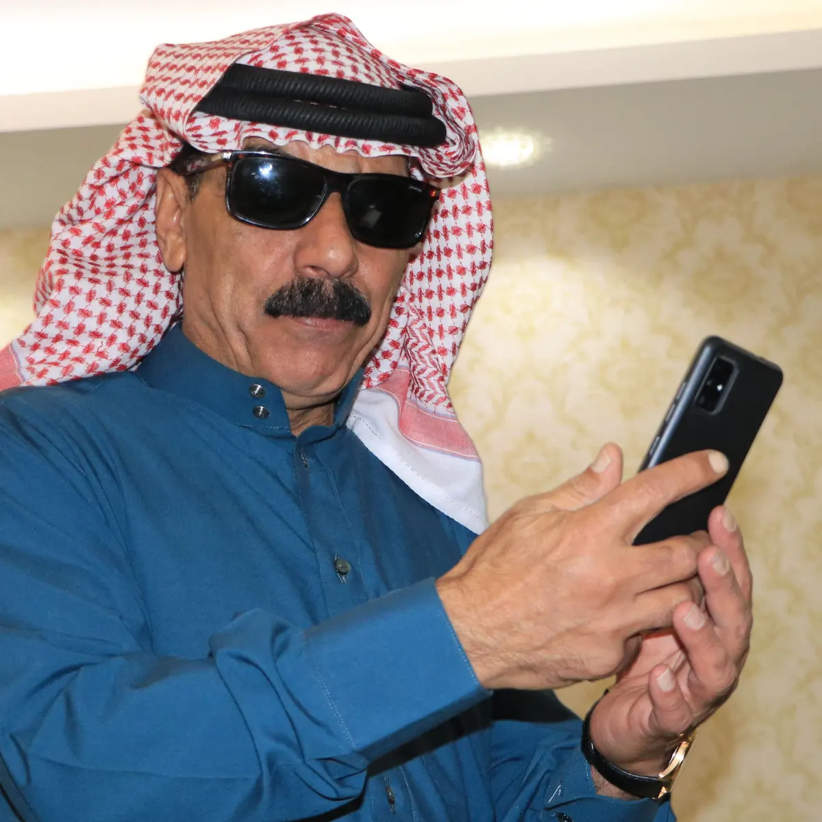 Omar Souleyman [Arabic/Arab Syrian singer]