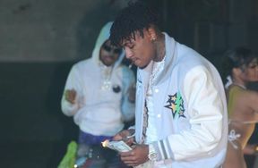 Yb