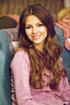 Tori Vega - Victoria Justice (Victorious)