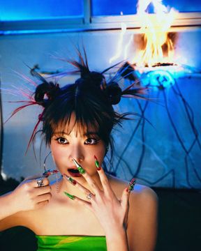 Hong Eunchae (LE SSERAFIM)