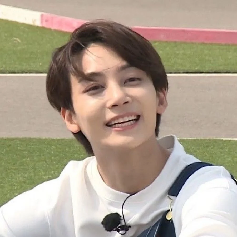 Seventeen Jeonghan