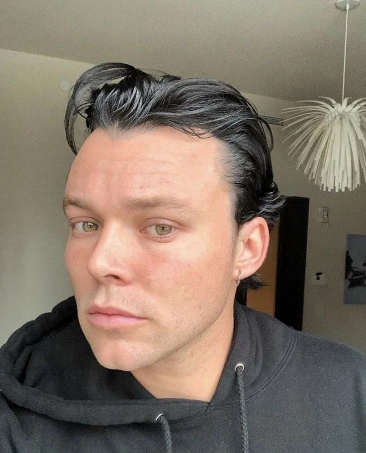 Ashton irwin (v2)