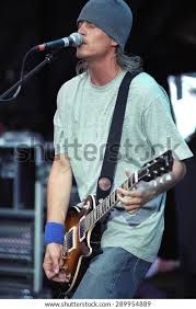 Wes scantlin (Puddle of mudd singer)