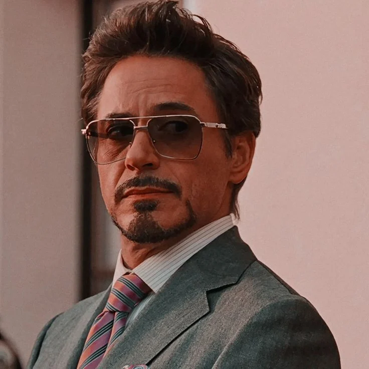 Tony Stark (Iron Man - Latino)