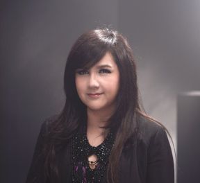 โบ สุนิตา ลีติกุล (Beau Sunita Leethikul) [Thai Woman Singer]