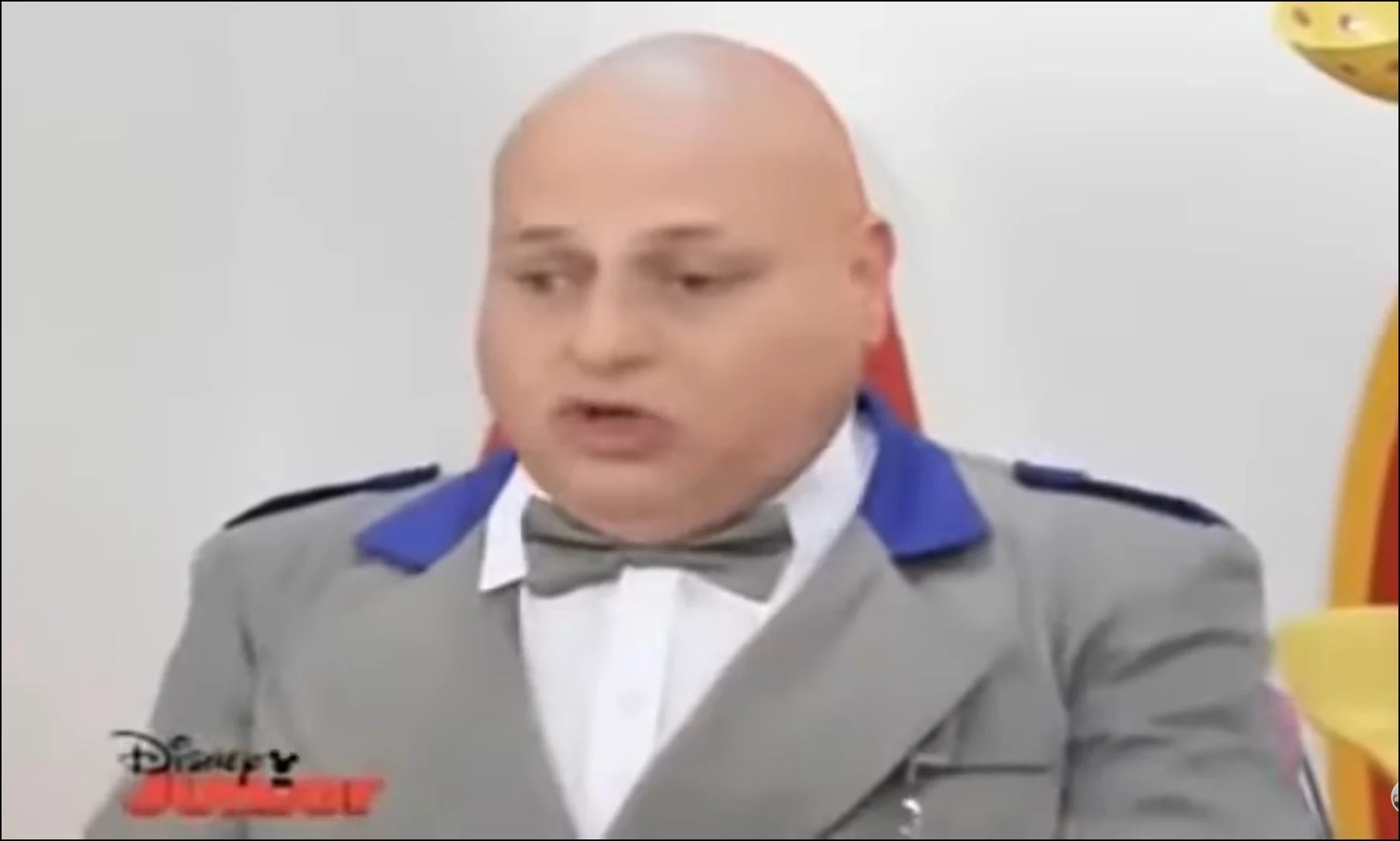 (Junior Express) Romulo Rumualdo Rodriguez (Molesto)