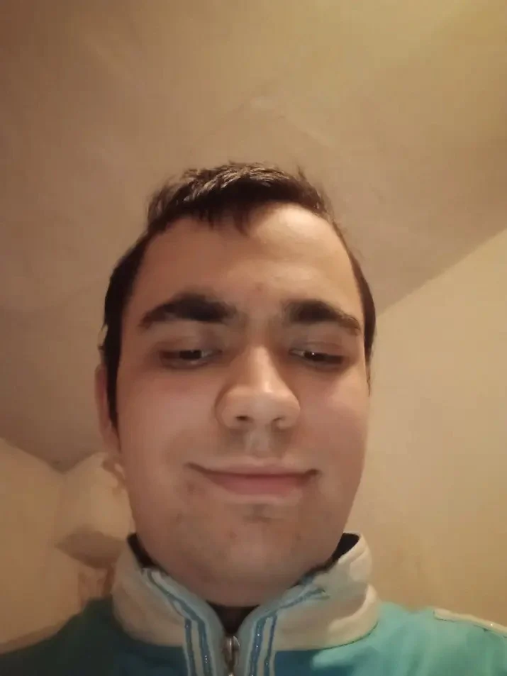 Юрий Комаров AI