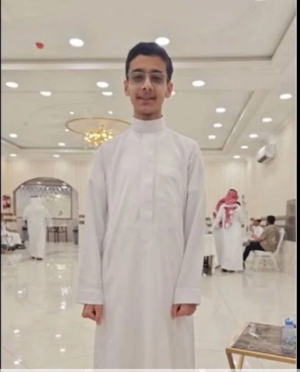 مؤيد مهدي هو عمر ١٦ سنة