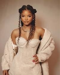 Halle Bailey 