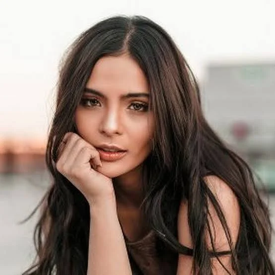 Lovi Poe