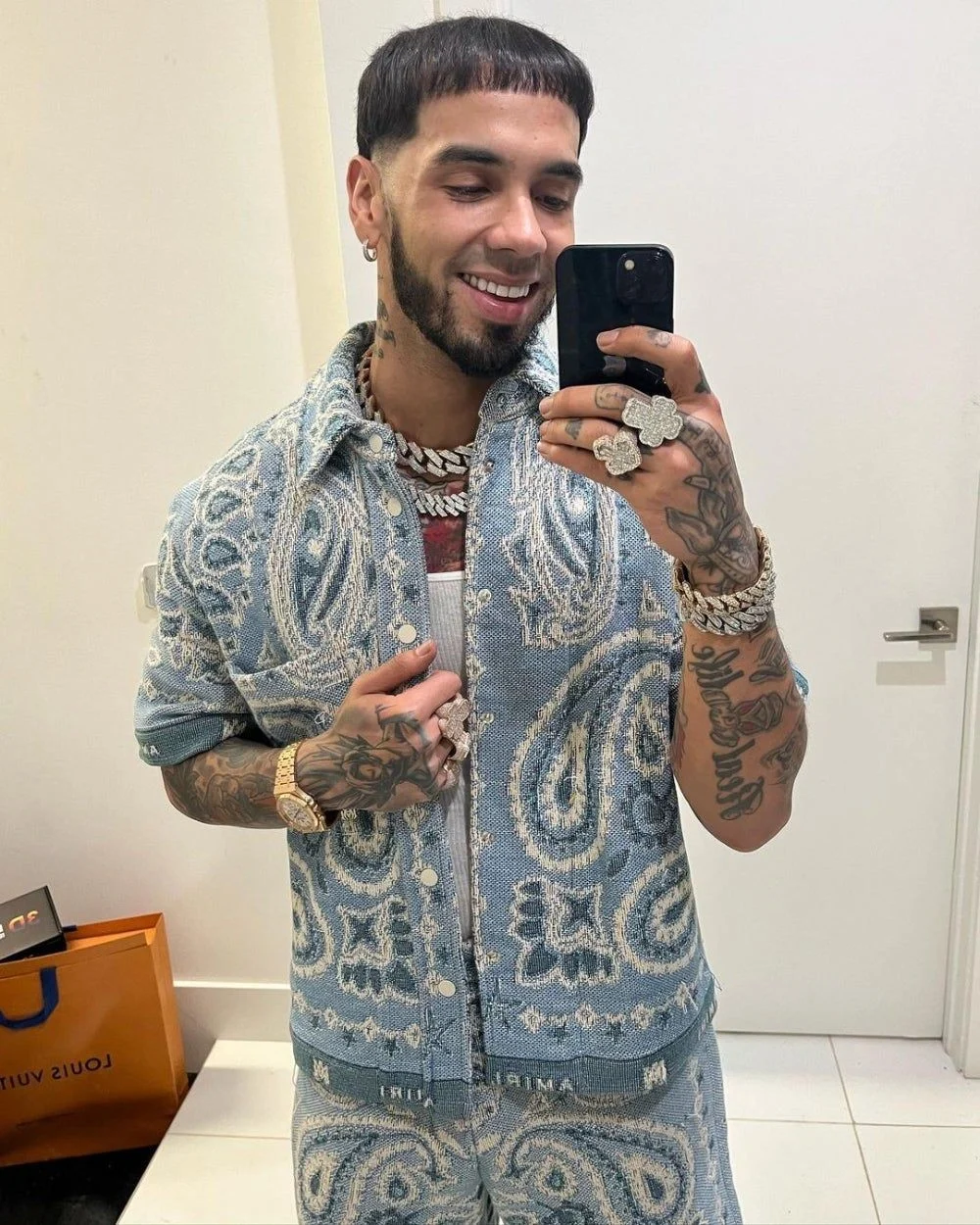Anuel new versión
