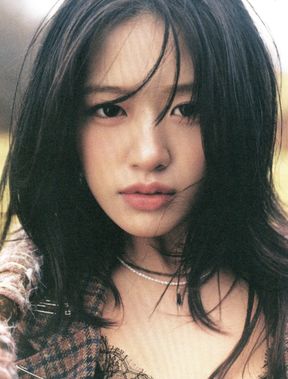 Yujin of IVE/IZONE