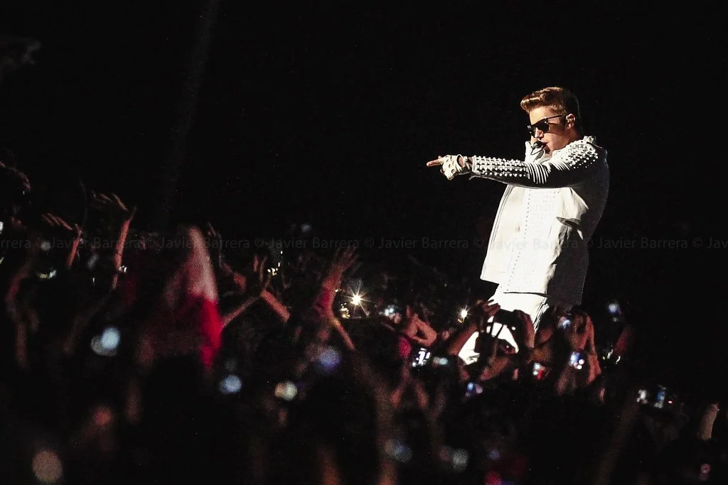 Justin Bieber (Live Vocals) (2013) (Chile)