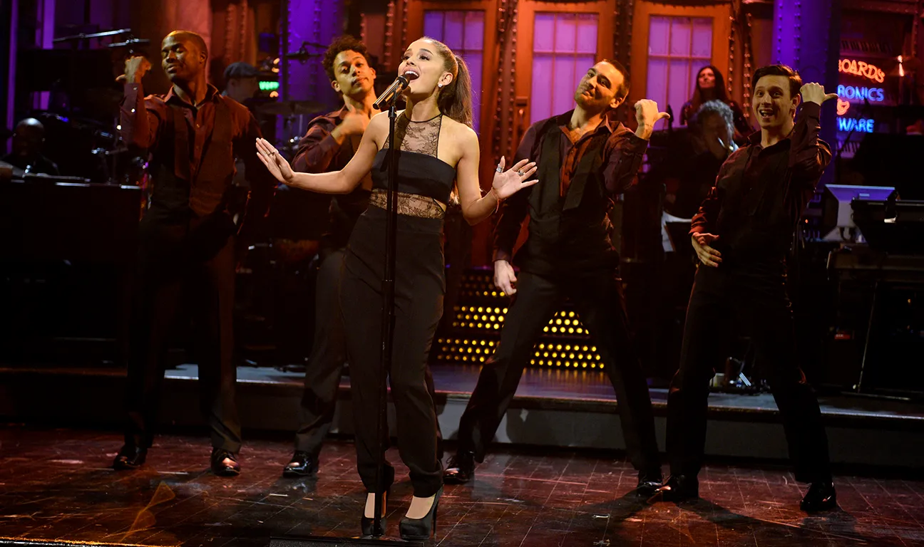 Ariana Grande (Live)