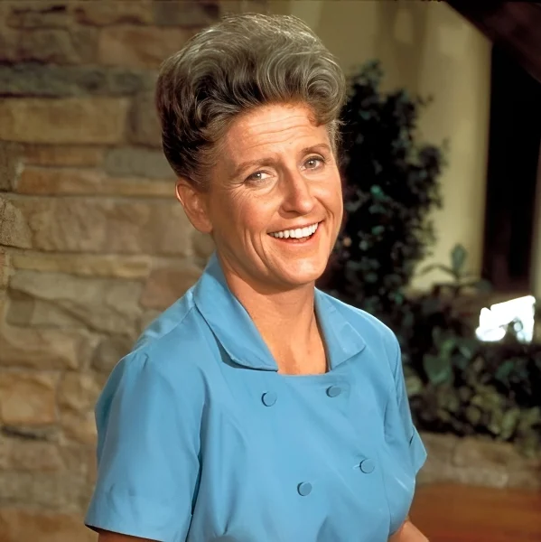 Alice Nelson (Ann B. Davis)