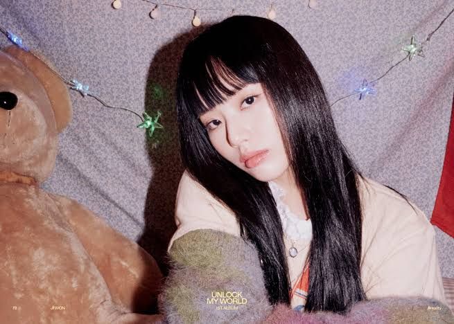 Jiwon (fromis_9)