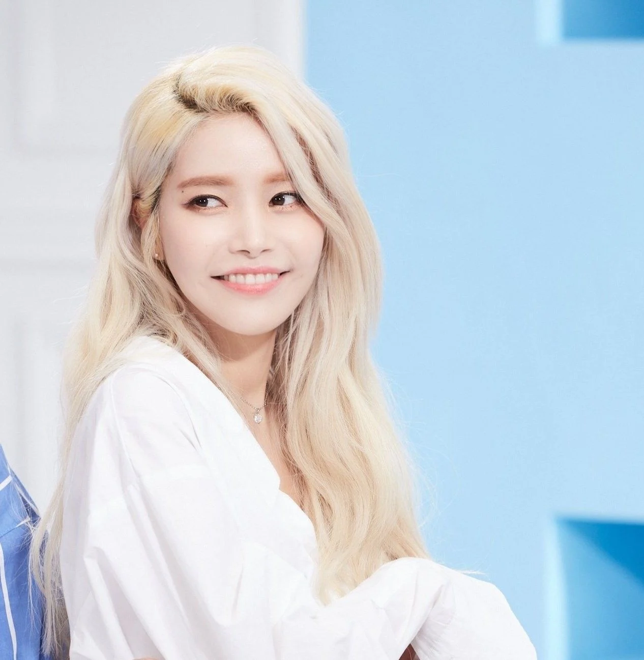 Kim Yong Sun - Solar (Mamamoo)