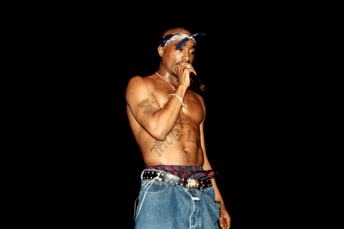 2Pac (Live Performance)