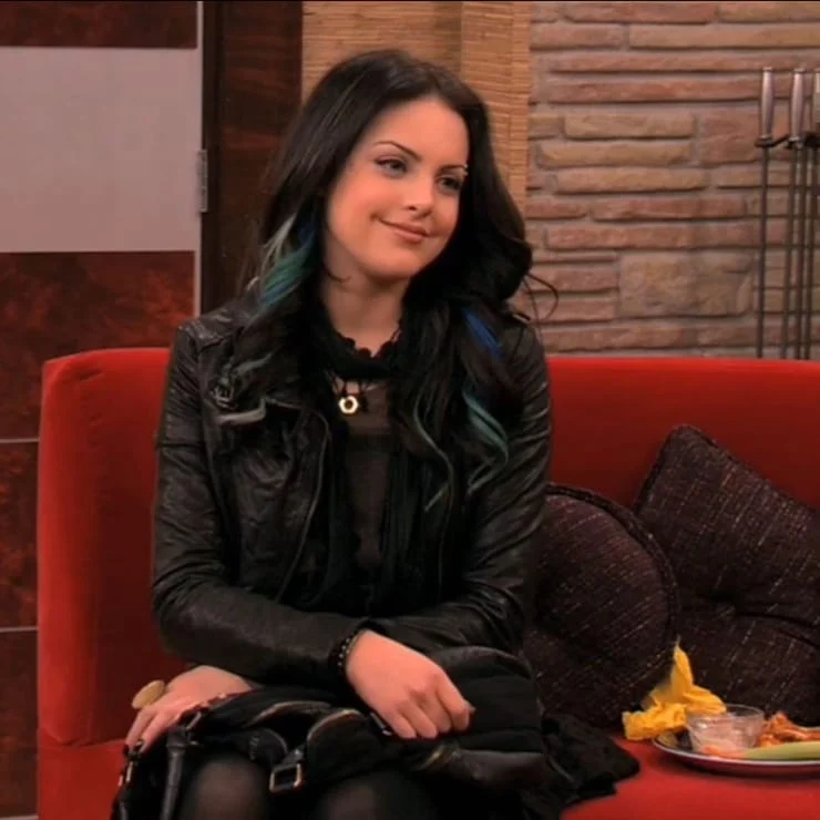 Jade West - Elizabeth Gillies (Victorious)