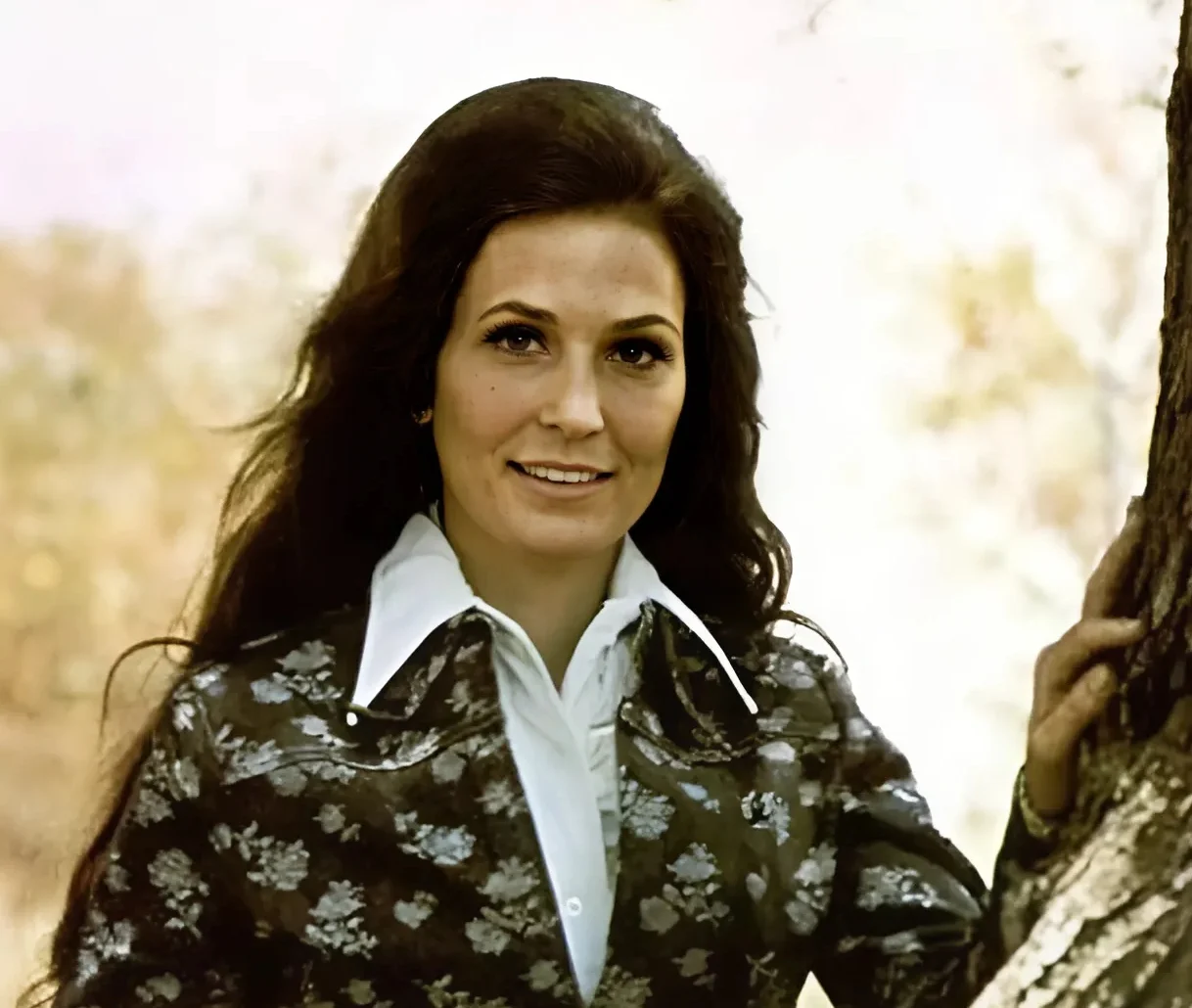 Loretta Lynn (Love Is The Foundation Era)