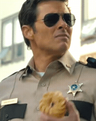 Tom Wachowski (James Marsden)