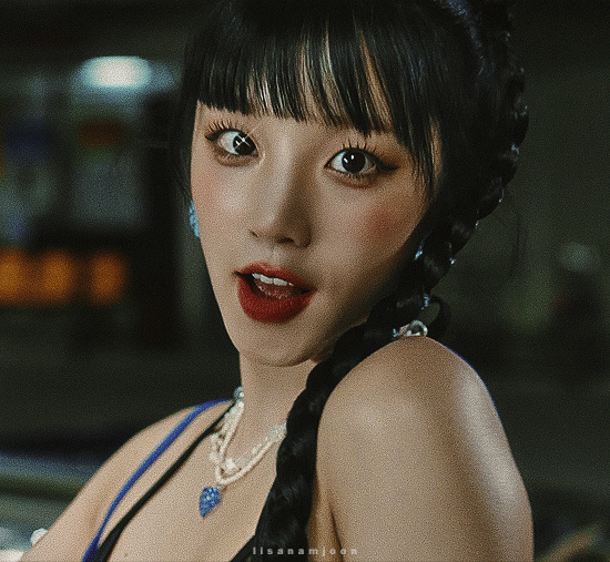 SONG YUQI ((G)I-DLE)