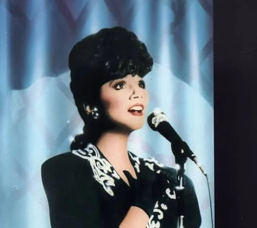 Linda Ronstadt (For Sentimental Reasons Era)