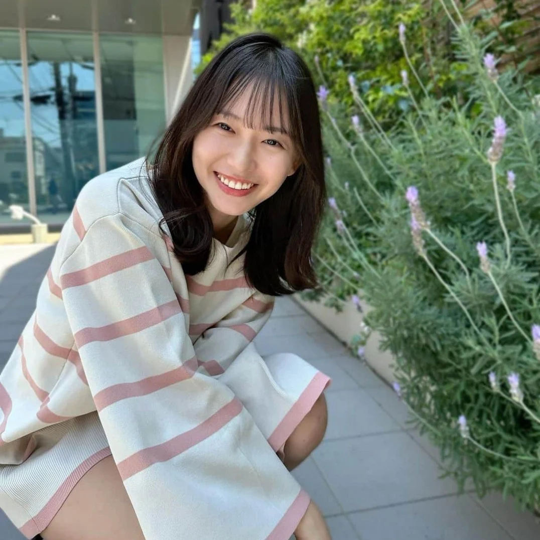 Shida Nene (Japanese Actress & Gravure Idol)