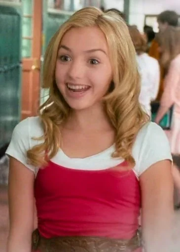 Holly Hills (Diary of a Wimpy Kid: Dog Days) [Peyton List]