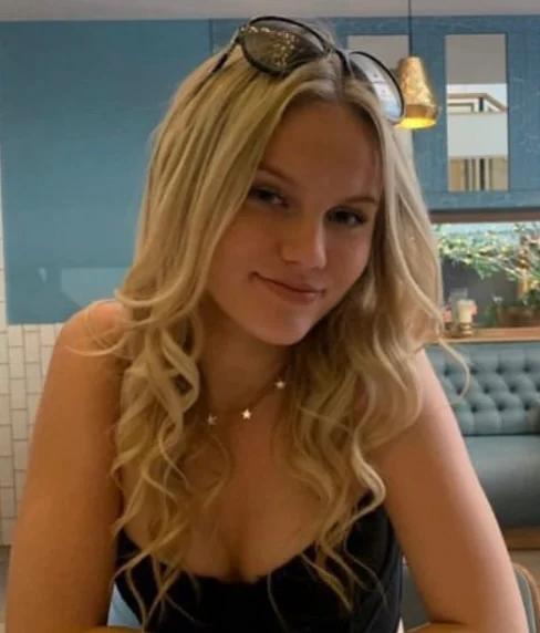 Cara Jenkins + Violet (4’0 Clock Club)