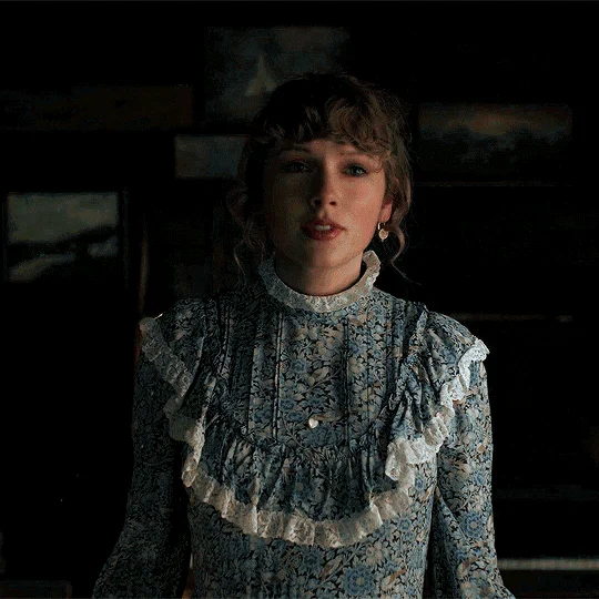Taylor Swift (During Folklore- Evermore Era) { 2020}