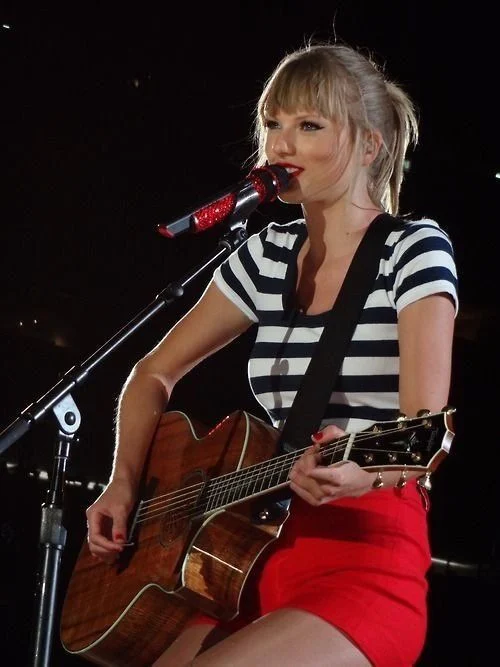 Taylor Swift ( Live From RED TOUR) [V2]