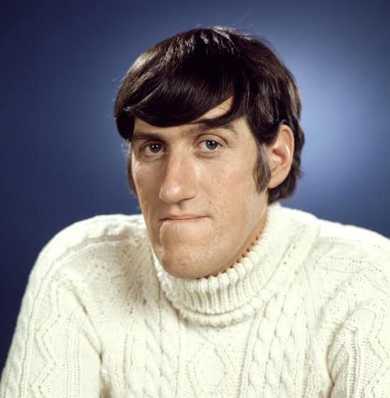 Harry Bentley (Paul Benedict)