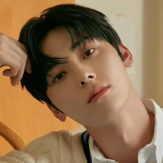 Hwang Minhyun