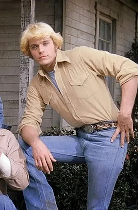 Bo Duke as Henry human