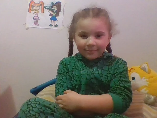 Lilliana the Colourblocks singer