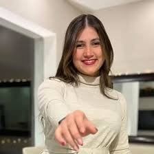 لين الصعيدي (وهي كبيرة)