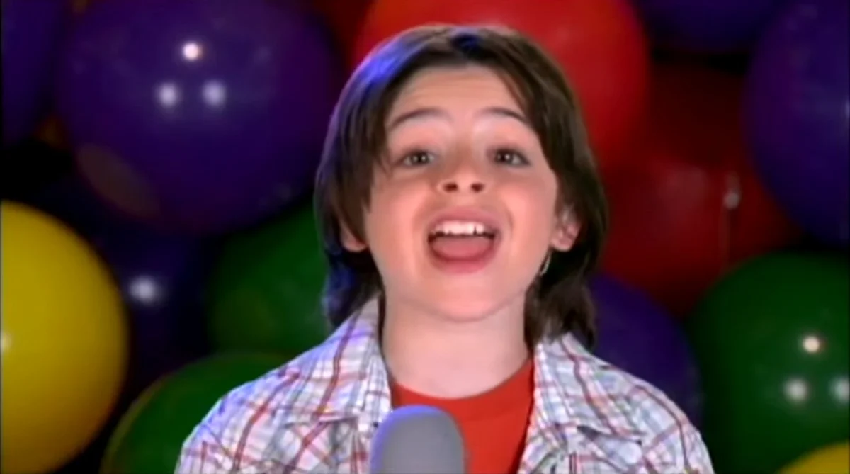 Justin (Chuck E. Cheese, Bday 2009 Live)