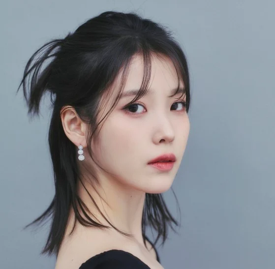 IU 李知恩 이지은 I Ji Eun