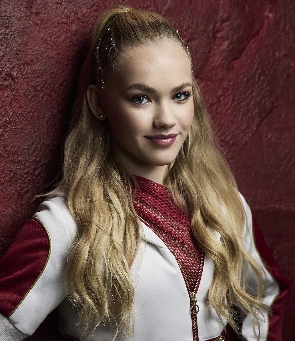 Nova Bright (Zombies) (Freya Skye)