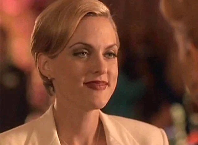 Lisa Luder (Romy and Michele's High School Reunion) (Elaine Hendrix)