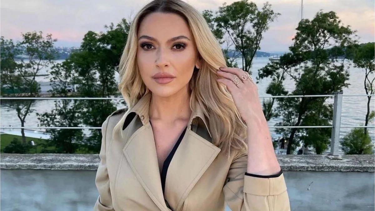 Hadise AÇIKGÖZ