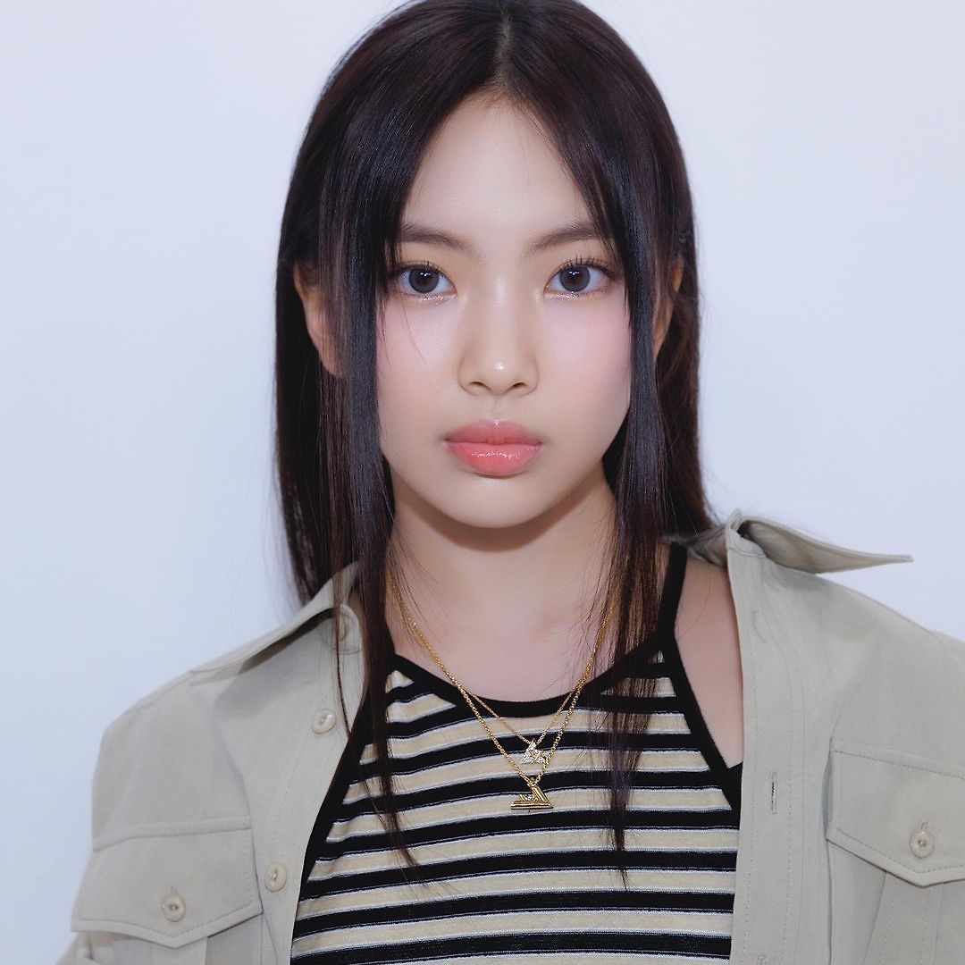 Lee Hyein (from NewJeans)