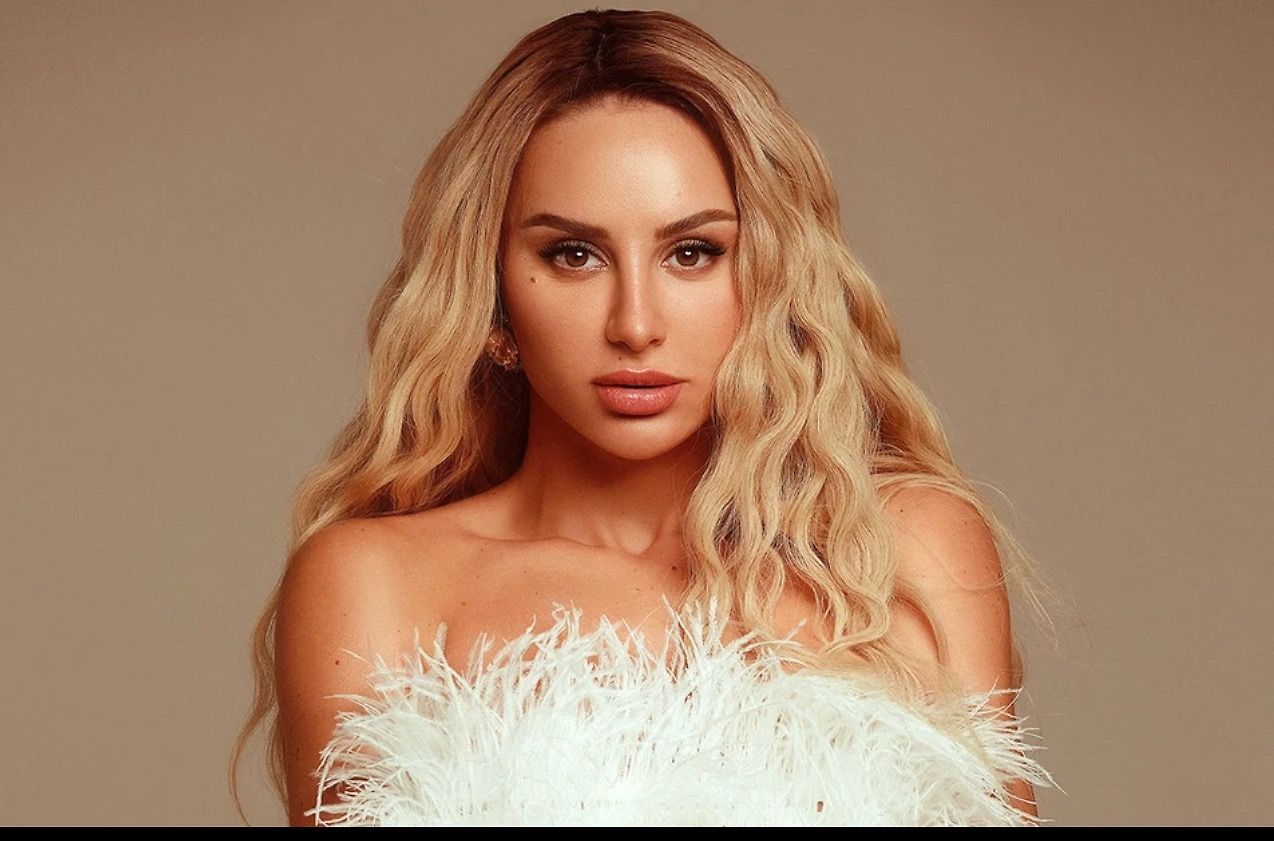 Anna Asti Singer