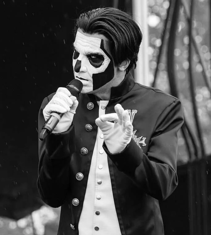 Papa Emeritus 3