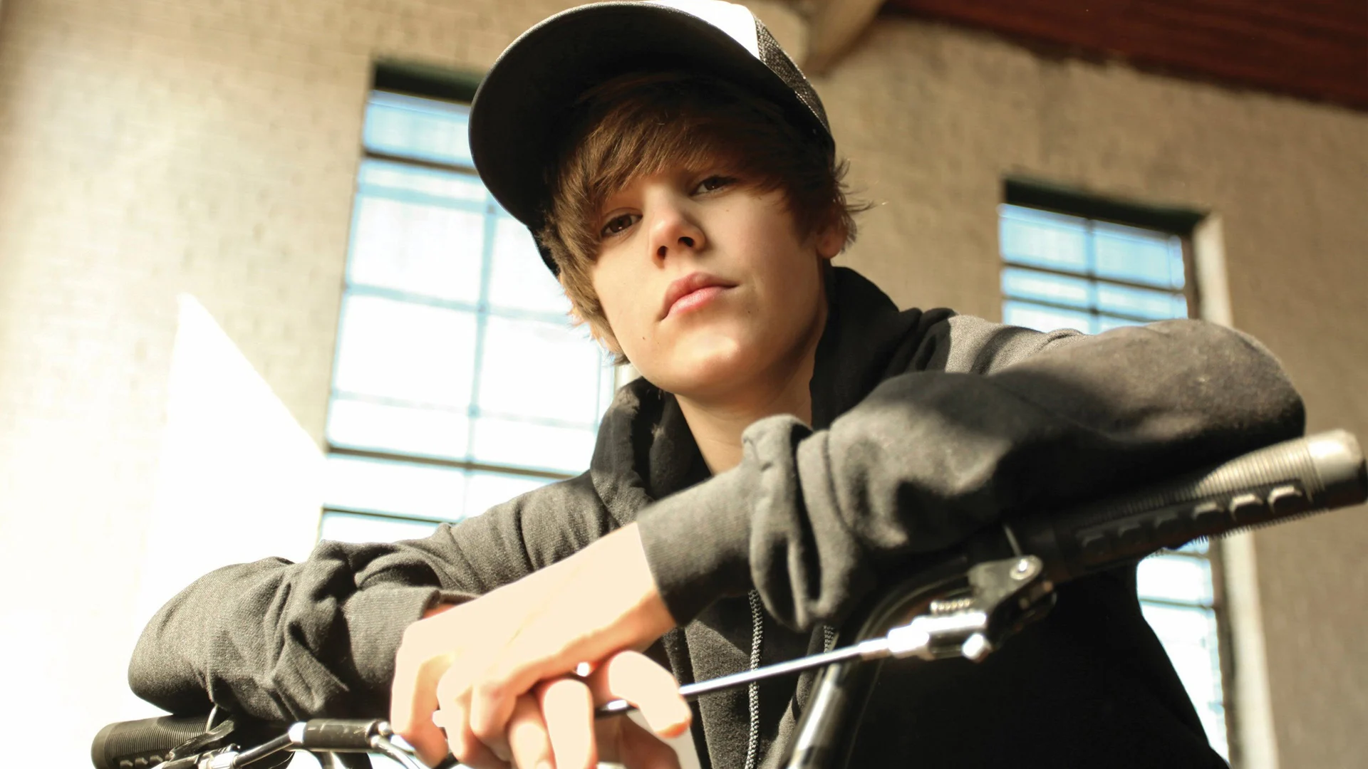 Justin Bieber Speaking (2009 – 2010)