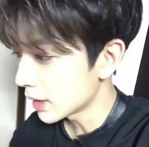 Song Yunhyeong iKON