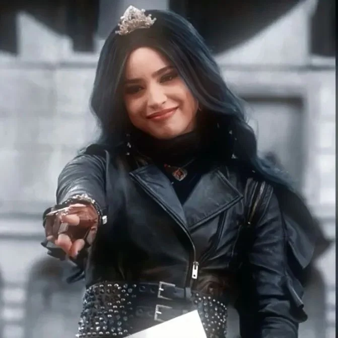 Evie Descendants(Sofia Carson)