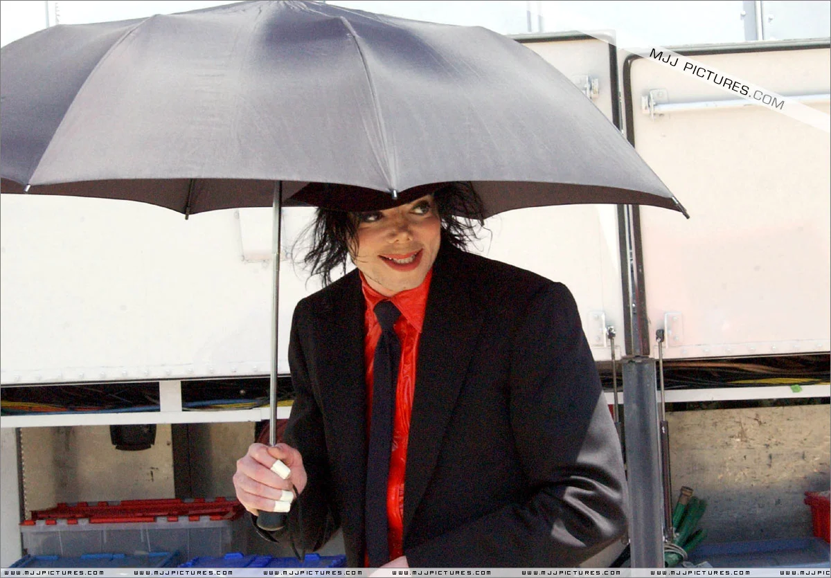 Michael Jackson (Invincible Era) - OLD